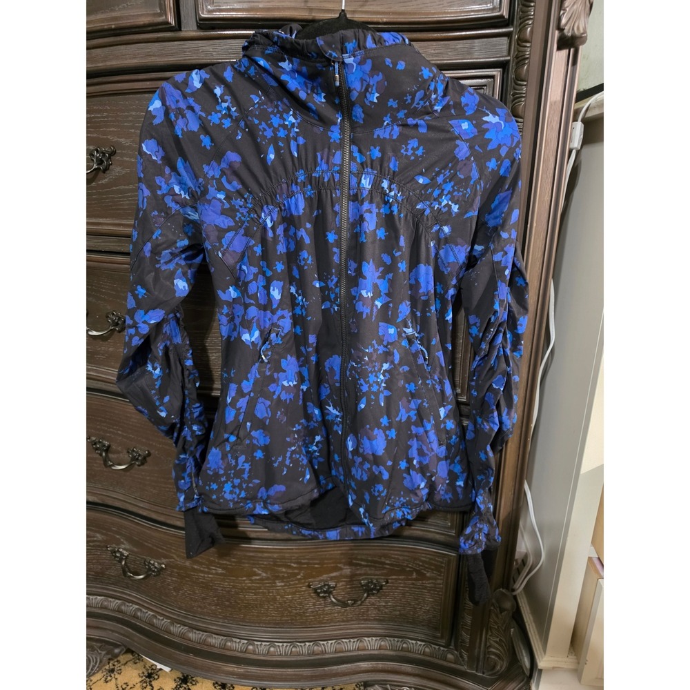 Lululemon Hooded Windbreaker Jacket Blue Black Floral Camo Full Zip Size 4